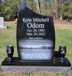 Single Upright Headstone | Jet Black Granite